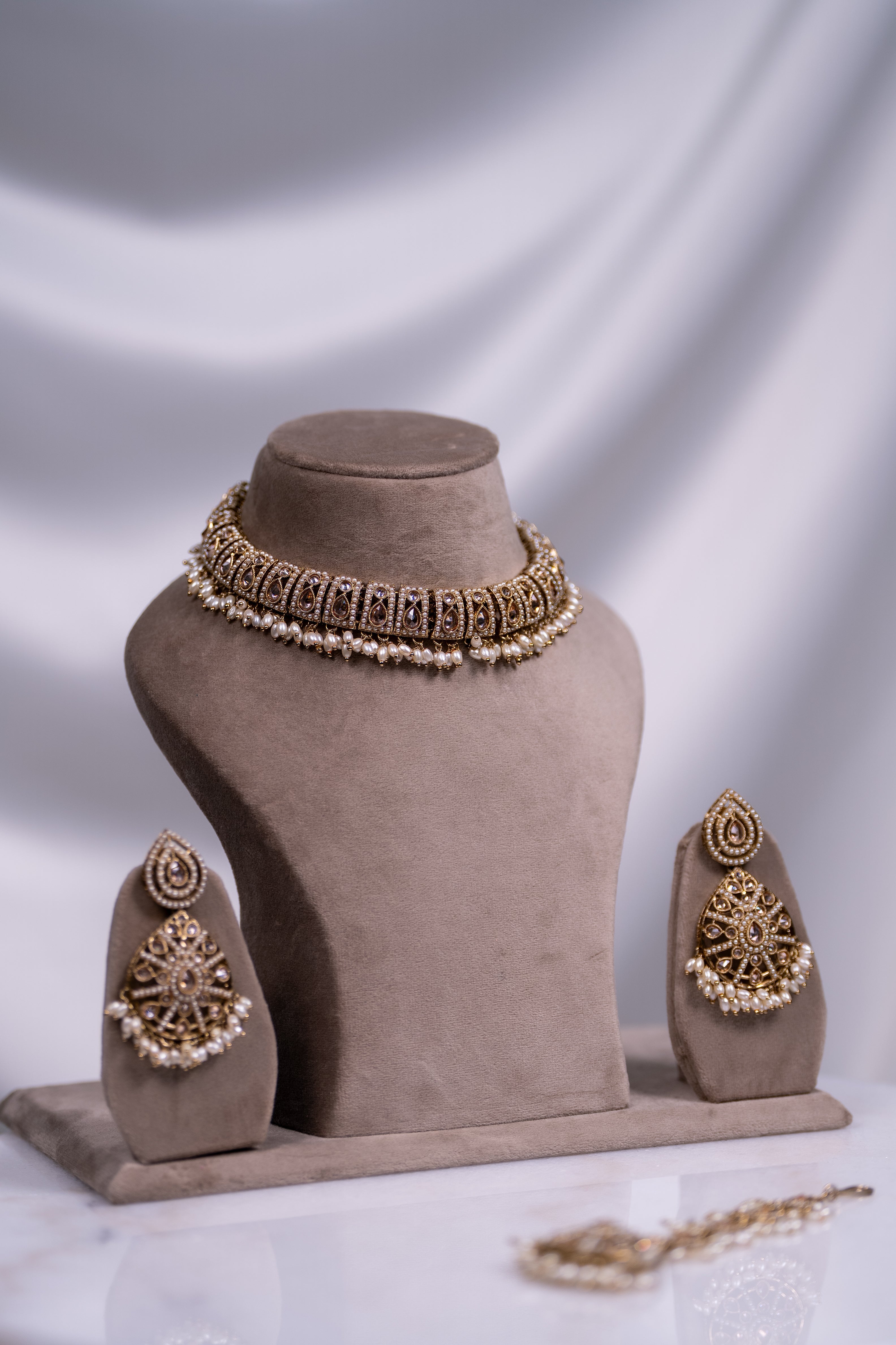Falak Necklace Set